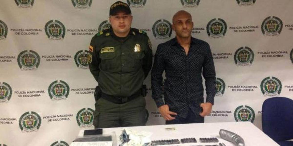 A former Colombian international, arrested with drugs in four pairs of shoes