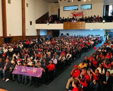 Realizan Asamblea de Trabajadores por las Medidas de Resistencias al Bloqueo económico