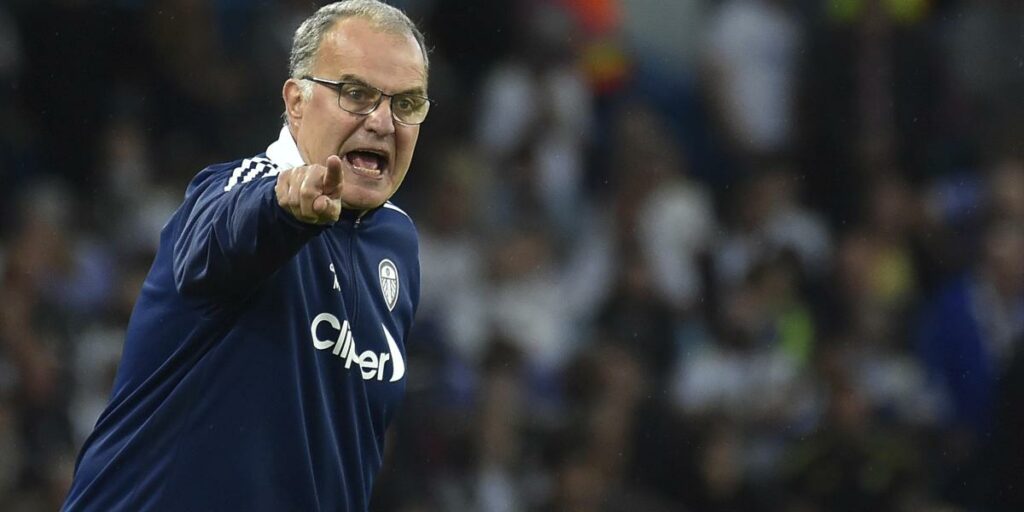 Bielsa arrives in Montevideo to take over the reins of La Celeste