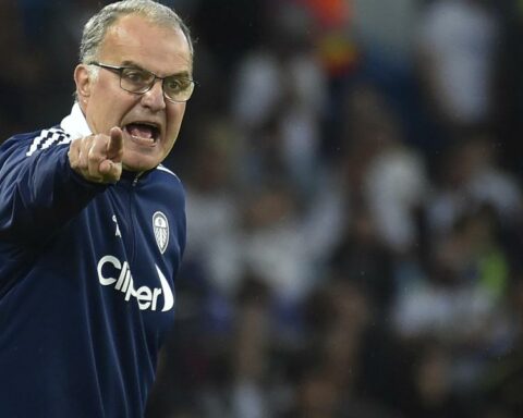 Bielsa arrives in Montevideo to take over the reins of La Celeste