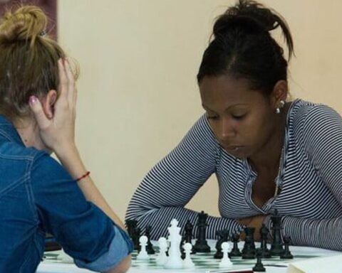 Chess players from Cuba, Peru and Canada lead the tournament of the Americas in Havana