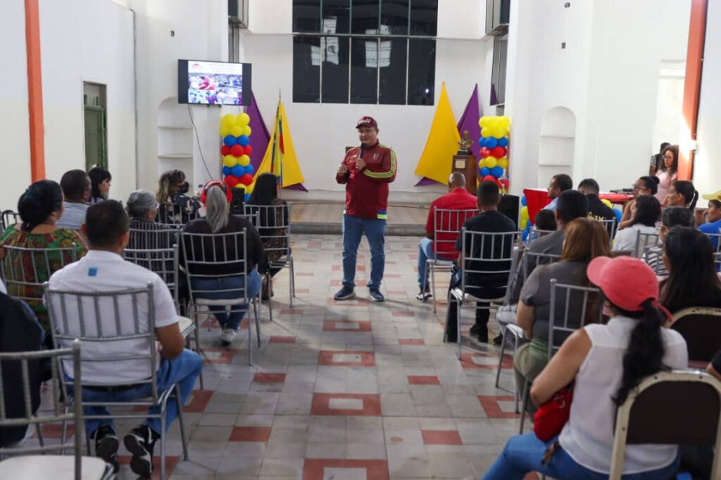 Deputy Carlos Sierra presented his Management Report to popular power