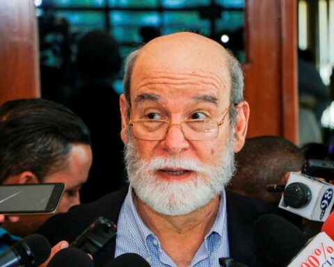 Diálogo Nacional debe continuar pese a incumplimientos del régimen sugiere Rafael Solís. foto: tomada de internet.