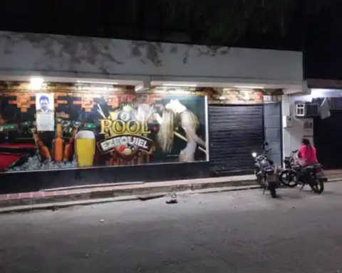Eight injured after launching a grenade at a local in Táchira