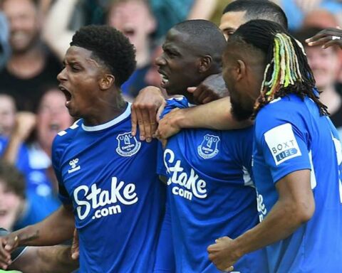 Everton achieved permanence in the Premier League;  Leeds and Leicester relegated
