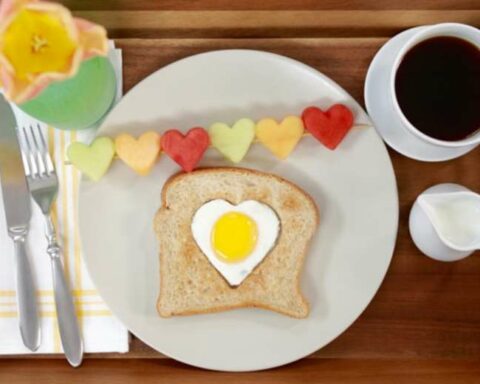 Here are some suggestions to surprise mom on her day