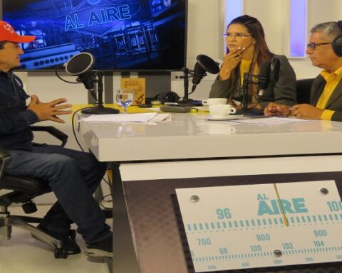 José Gil: Bolivarian Revolution is committed to the conquests of the working class