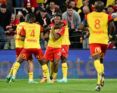 Lens beats Marseille and takes second place
