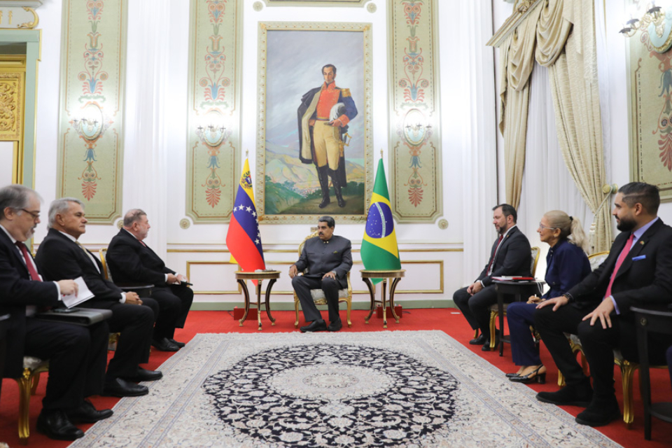 Maduro receives representatives from Brazil and China to pay for political alliances