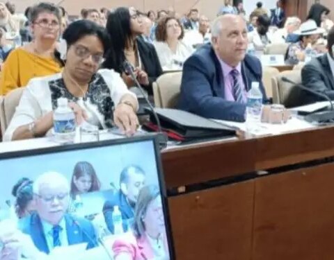 Alpidio Alonso (centro) en la reunión de ministros de Cultura del G7 + China, en La Habana