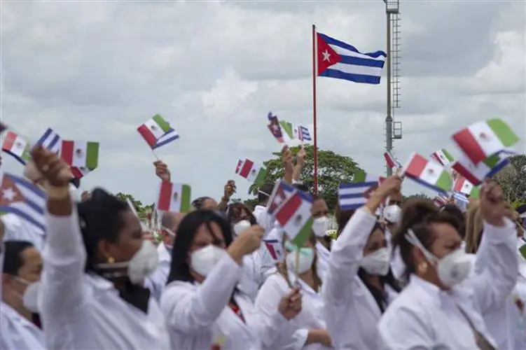 Médicos cubanos en México