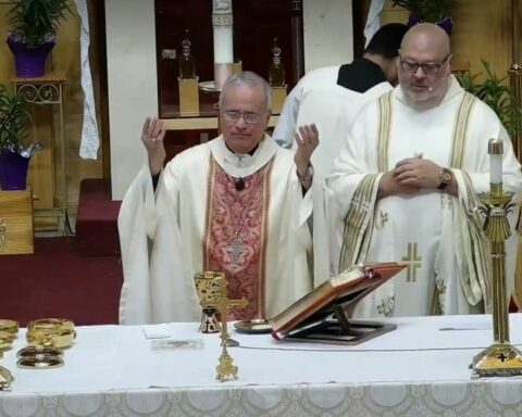 Monsignor Báez: "Dictators disguise themselves as politicians but they are delinquents and criminals"