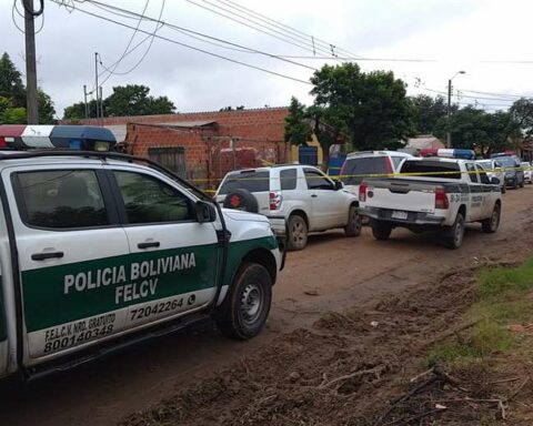 Police officer who, in a fit of jealousy, shot his wife and neighbor to death is sentenced to 30 years in prison