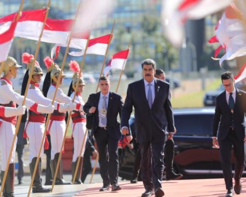 President Maduro arrives at the Itamaraty Palace in Brasilia