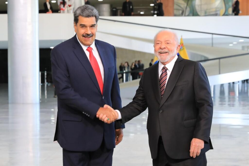 Presidents Maduro and Lula da Silva meet at the Planalto Palace