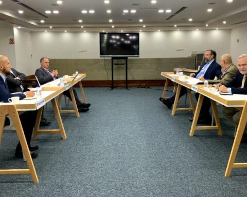 Primary Commission held a second meeting with the CNE to settle their participation