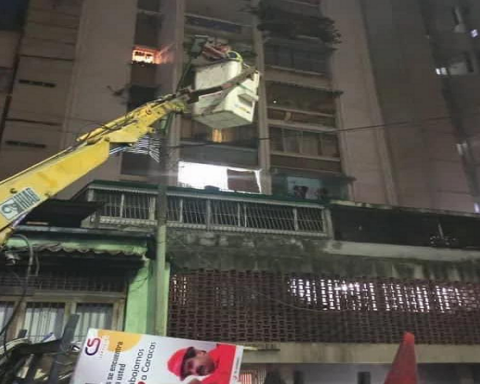 Restablecen alumbrado público en la parroquia La Candelaria en Caracas