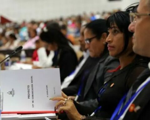 Asamblea Nacional, Ley de Comunicación Social, Cuba, periodistas, medios independientes