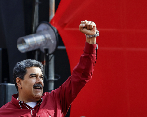 Revolutionaries express support for Maduro five years after his victory