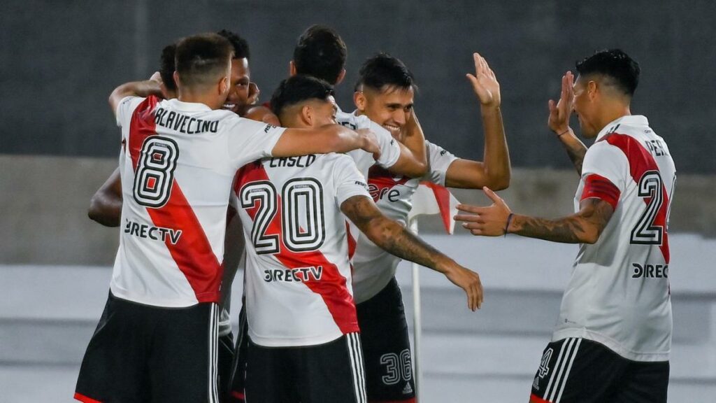 River defeats Platense with a memorable performance by Miguel Borja