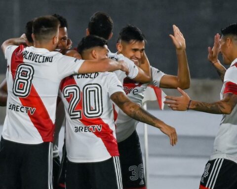 River defeats Platense with a memorable performance by Miguel Borja