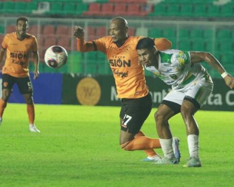 Royal Pari beat Libertad Gran Mamoré 2-0 at the Tahuichi