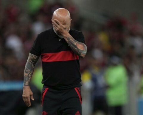 Sampaoli is mocked in Brazil for playing with the goalkeeper as the organizer of the game