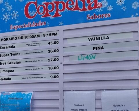 The poor quality of the ice cream forces Coppelia to sell combos of soft drinks and sweets