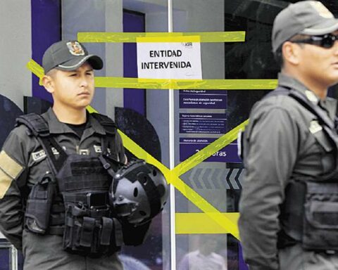 There is suspicion about ASFI's measure to return Fassil savings in Bolivians