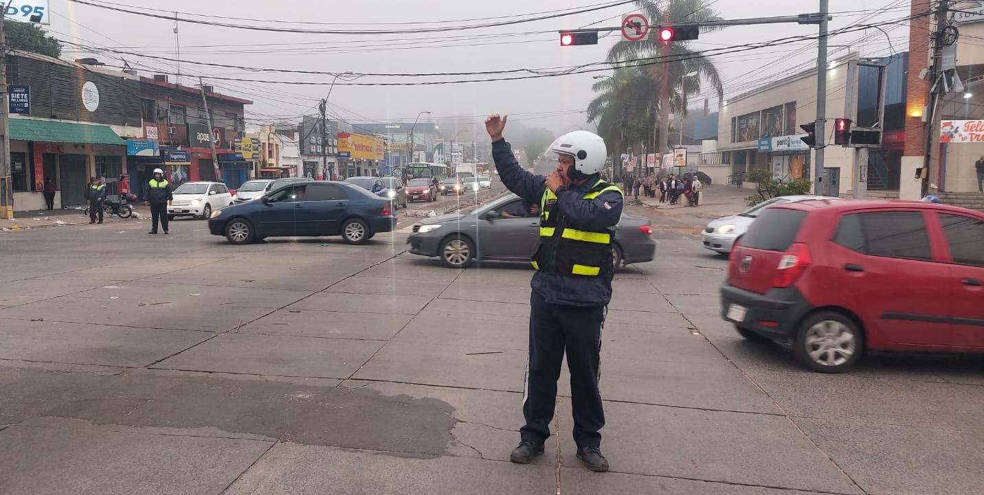 They reinforce security in front of the TSJE due to possible protests