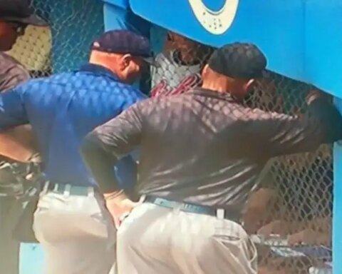 Partido Béisbol, Cubanos, Cuba, Bates