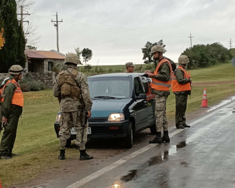 Ubal: Soldiers on the roads are "observing, talking and seeing the situation that society is experiencing"