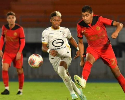 Universitario de Vinto stopped Real Santa Cruz by beating them 1-0