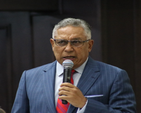 Delegación venezolana presenta informe sobre participación en Parlamento de Azerbaiyán