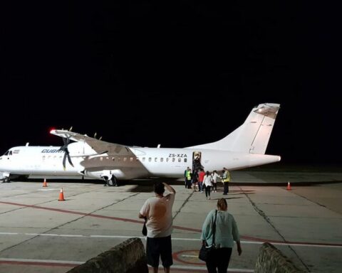 A twin-engine ATR flies again between Isla de la Juventud and Havana for 600 pesos round trip