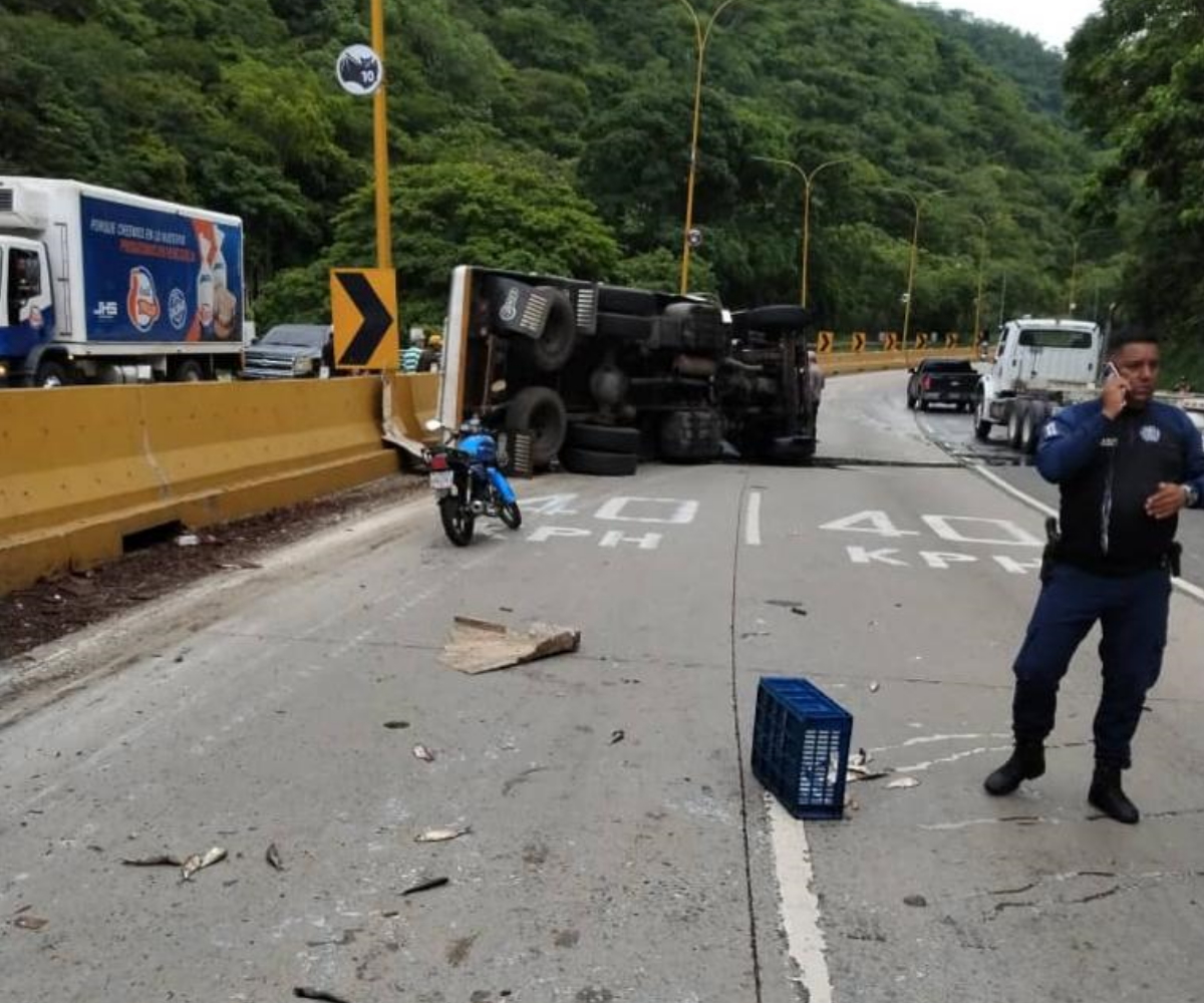 Accident on the Valencia-Puerto Cabello highway left one deceased