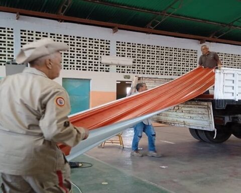 Bricomiles avanzan con recuperación de 78% de escuelas de Caracas