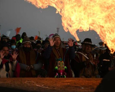 Arce and Choquehuanca receive the Andean New Year in Tiwanaku