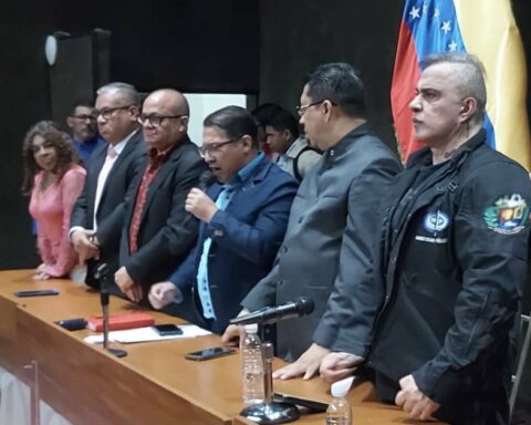 Attorney General received the Doctor Carlos Escarrá Municipal Award