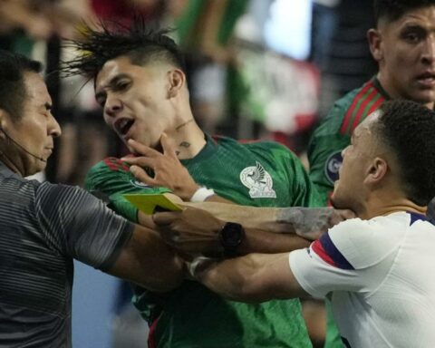 Brawl with Dest and César Montes in the United States' win over Mexico (3-0)