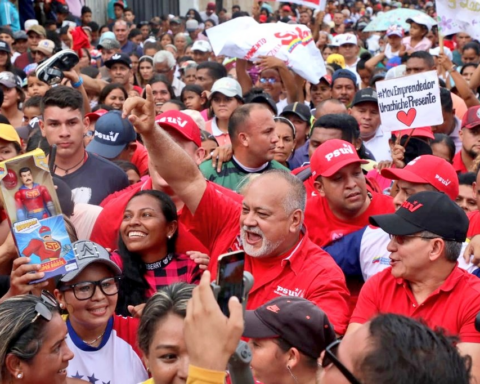 Cabello: The violent are the ones who requested the blockade and sanctions
