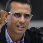Capriles denounced aggression by "violent groups commanded by Maduro" in the electoral campaign