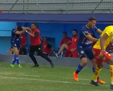 César Farías attacked two rival players in Ecuador (video)