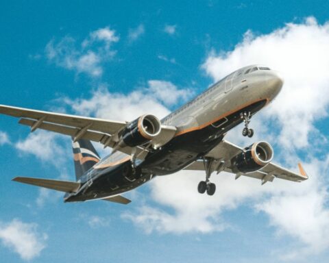 Cheap flights: the complete list of requirements to obtain up to 50% discount to travel in winter