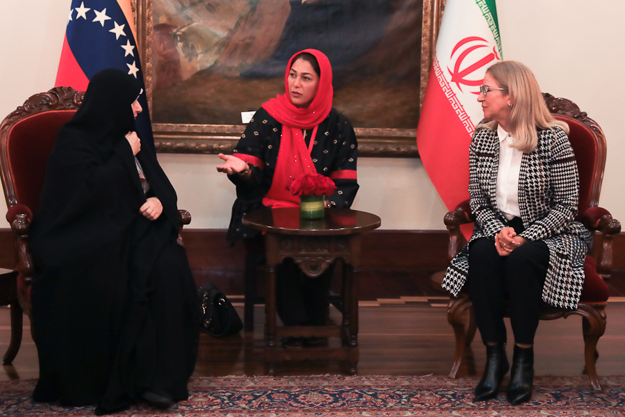 Cilia Flores and the First Lady of Iran addressed issues of interest