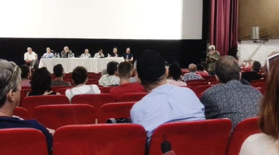 Cuban filmmakers meet to express their disagreements with the cultural authorities