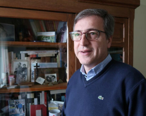 Economist Gustavo Viñales: The "chronic" indebtedness of the people has a bad end