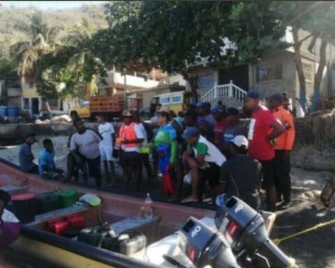 Expand maritime areas for the search for the ship "La Llovizna"