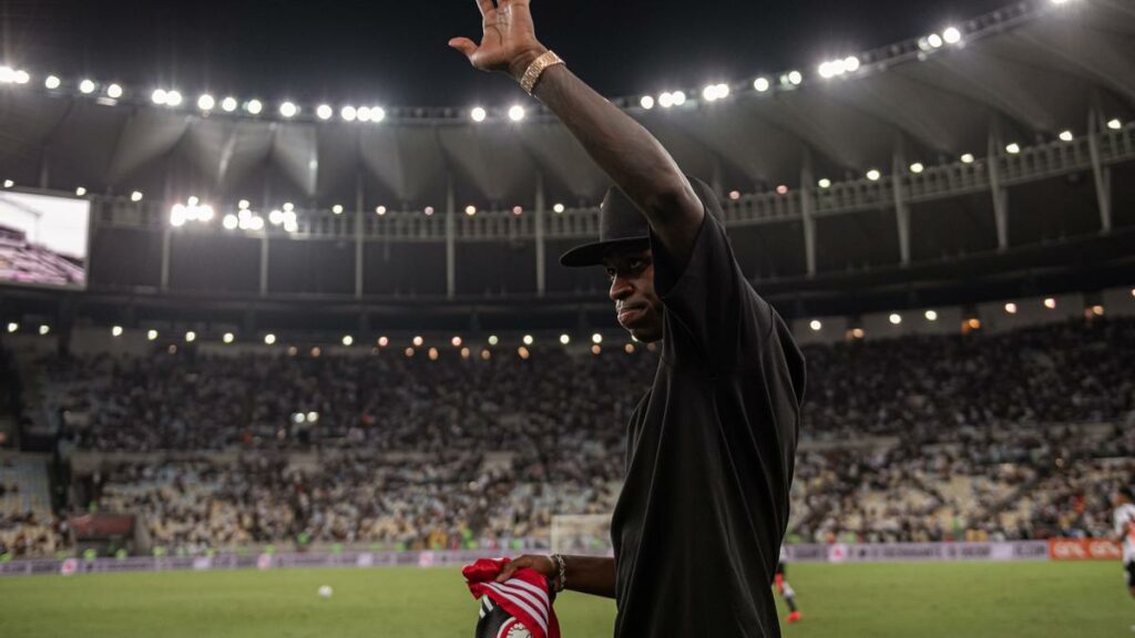 Flamengo thrashed Vasco da Gama in a Rio de Janeiro classic that paid tribute to Vinícius Jr.