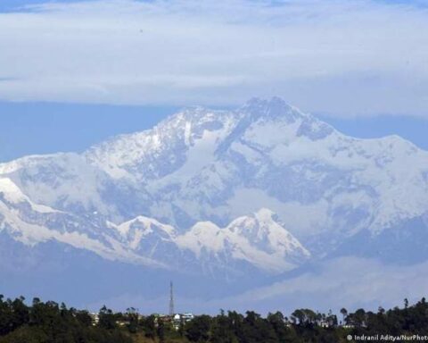 German extreme mountaineer dies climbing Kangchenjunga, 8,586 meters high